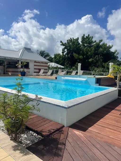La Grande Vigie - Entre Piscine Commune Et Jardin Luxuriant Pour Une Escapade De Reve Saint-Francois